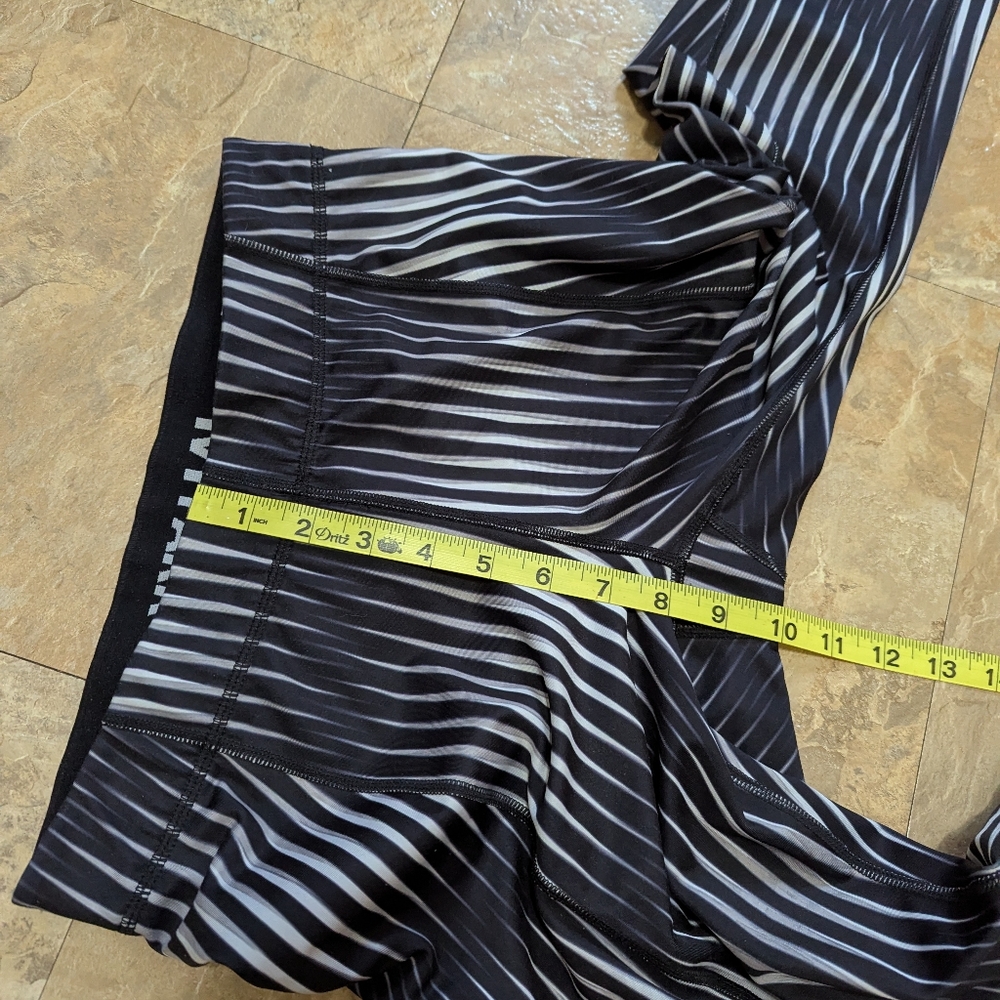 Ivy Park Medium Black White Kaleidoscope Gym Yoga Pilates Workout Gym Leggings - Picture 11 of 12